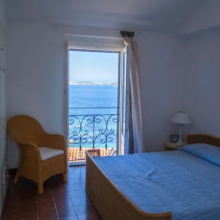 Villa 4 Faro - Attico Sul Faro Di Porto Faro Palau