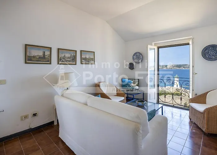 Villa 4 Faro - Attico Sul Faro Di Porto Faro