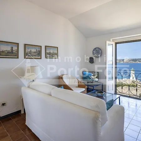 Villa 4 Faro - Attico Sul Faro Di Porto Faro