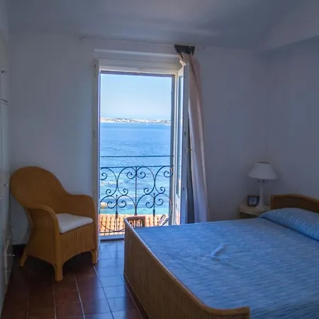 Villa 4 Faro - Attico Sul Faro Di Porto Faro Palau