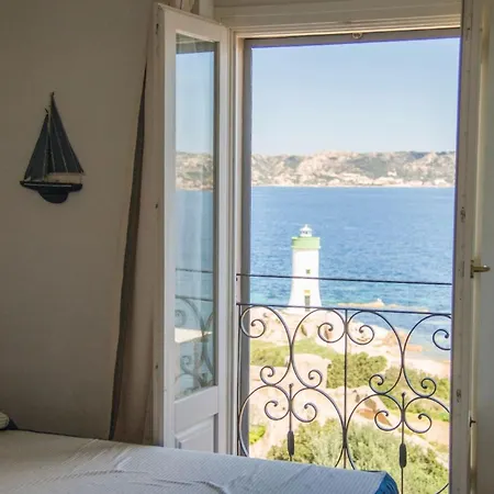Villa 4 Faro - Attico Sul Faro Di Porto Faro Palau