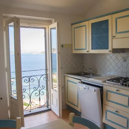 Villa 4 Faro - Attico Sul Faro Di Porto Faro *