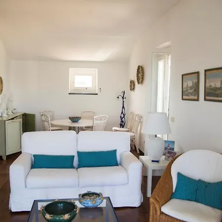 Villa 4 Faro - Attico Sul Faro Di Porto Faro